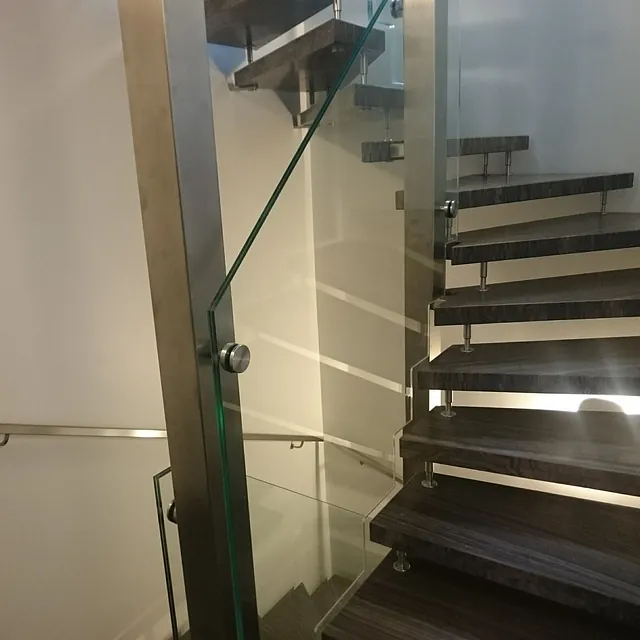Galerie Treppenverglasung 03